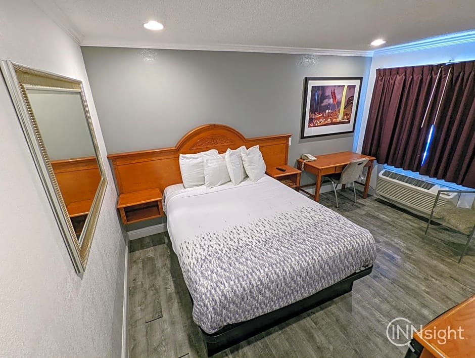 Deluxe Inn