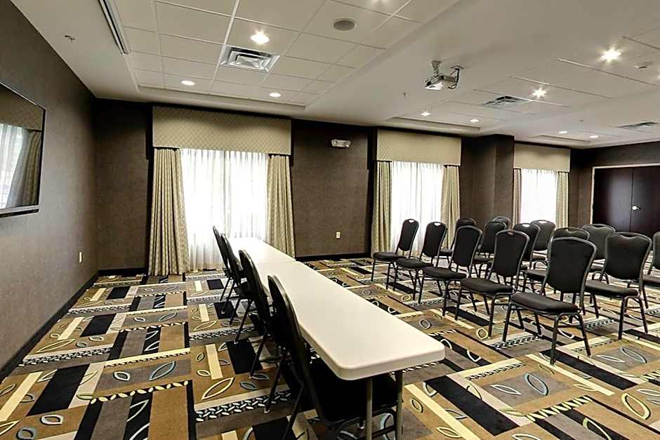 Holiday Inn Express & Suites - Cleveland Northwest By IHG