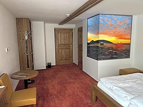 Double Room with Mountain View