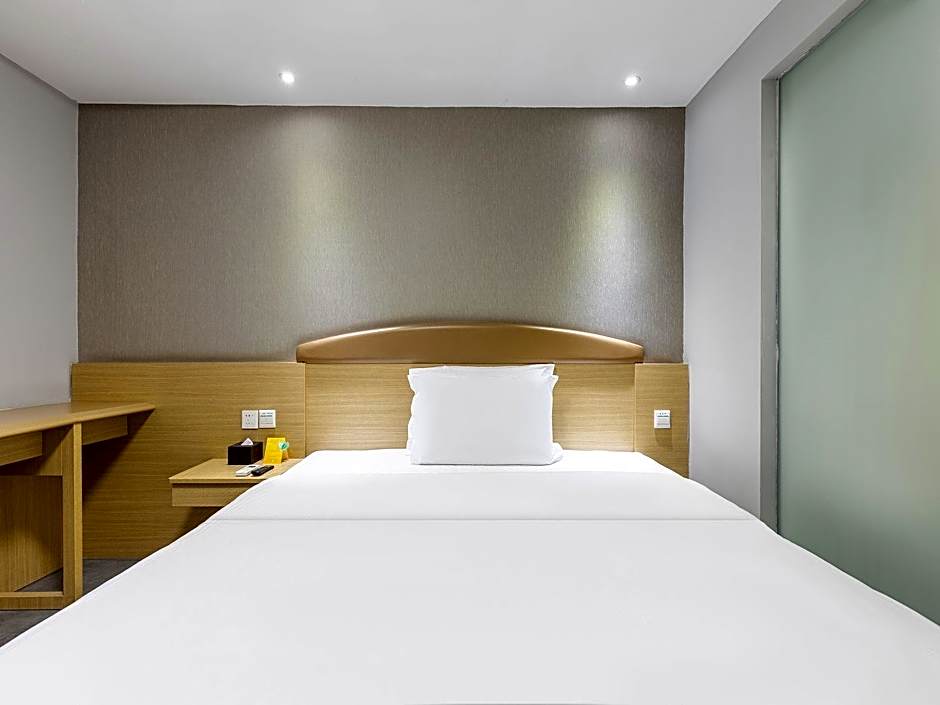 7 Days Inn Wuhan Jianghan Road Jiqing Street Metro Station