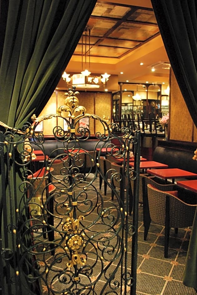 Washington Square Hotel
