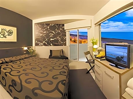 Triple Room with Balcony