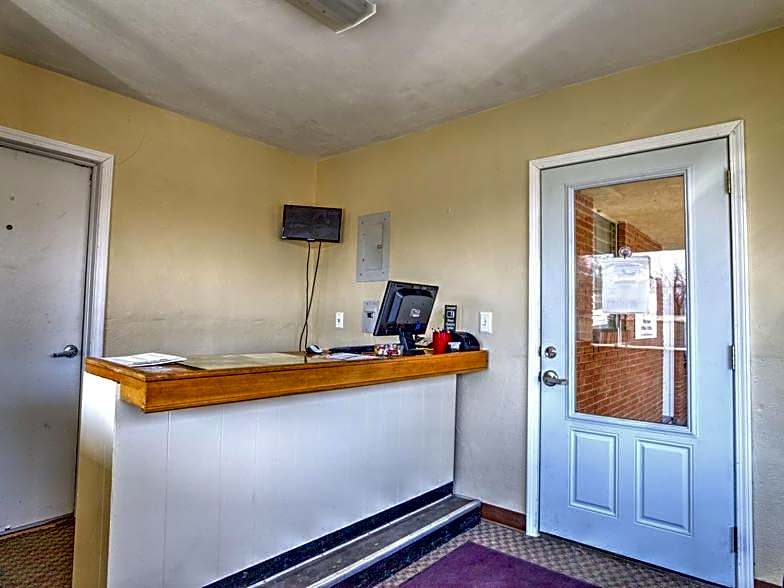 Windsor Crossroads Motel