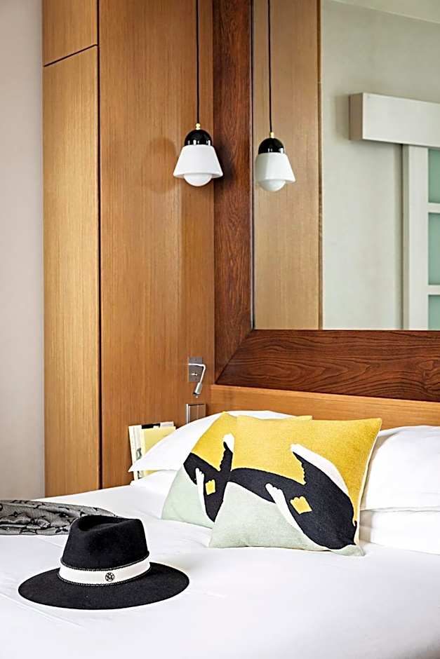 Holiday Inn Paris Palais de lElysee, an IHG Hotel By IHG