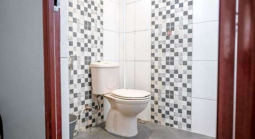 RedDoorz Syariah near Jamtos Jambi 2