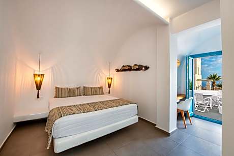 Two-Bedroom Suite with Cave Hot Tub