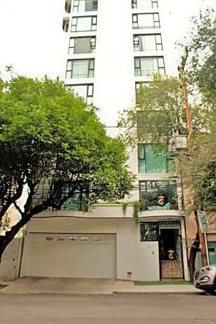 Condesa Suites