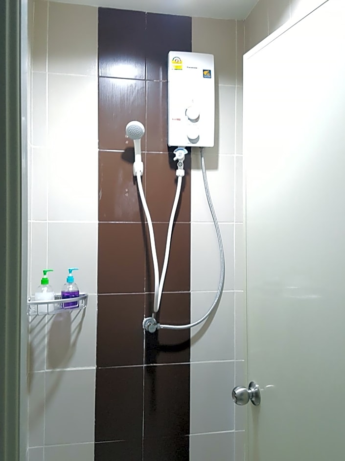 Bangkok Check Inn @Chareon Krung