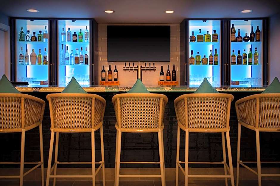 Fenwick Shores, Tapestry Collection by Hilton