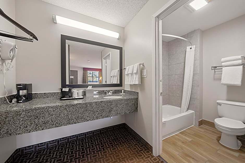 Days Inn by Wyndham Round Rock