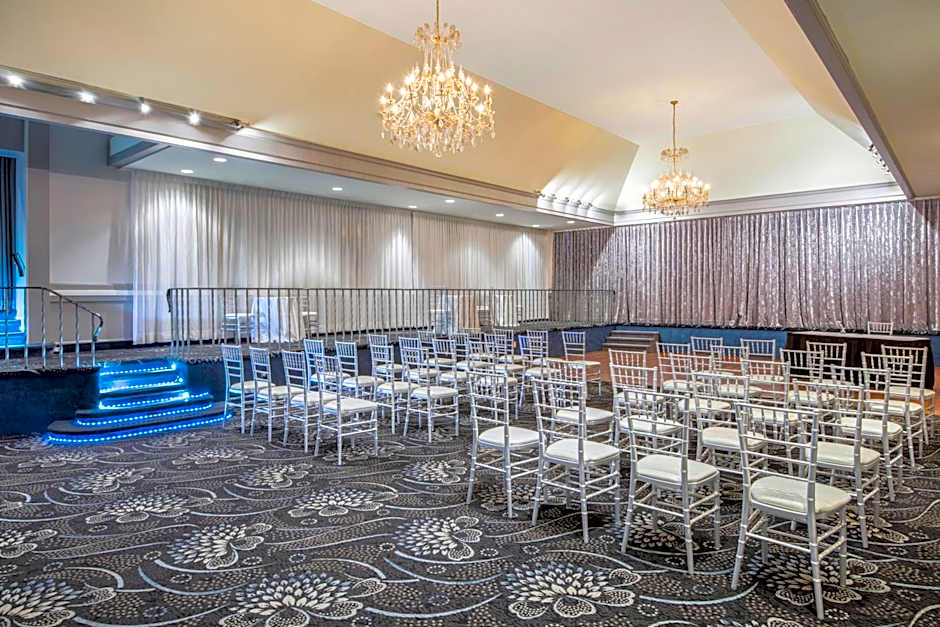 Armon Plaza Montreal Airpt, Trademark Collection by Wyndham