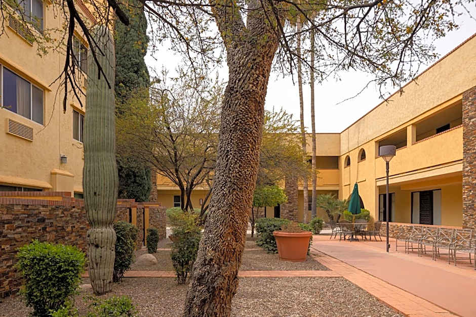 La Quinta Inn & Suites by Wyndham Tucson Reid Park