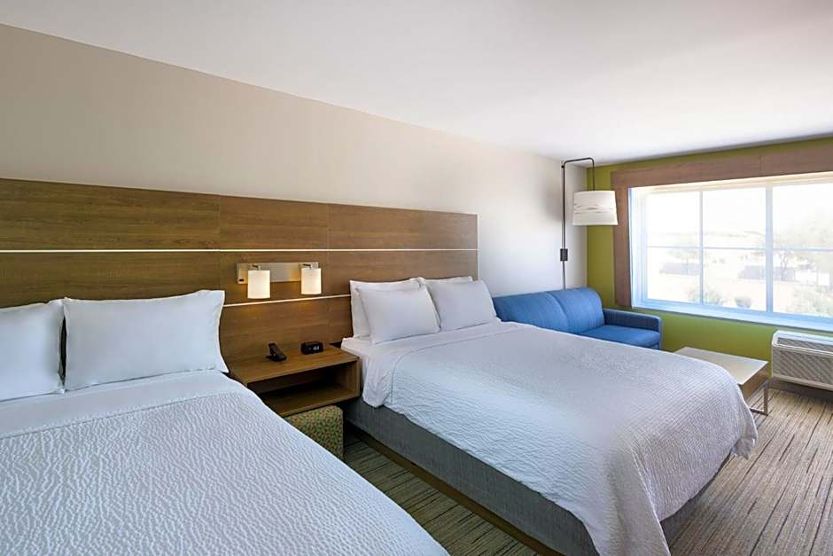 Holiday Inn Express and Suites Gilbert - East Mesa By IHG