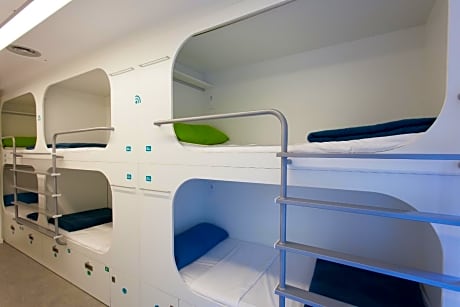 Bed in 12-Bed Mixed Dormitory Room