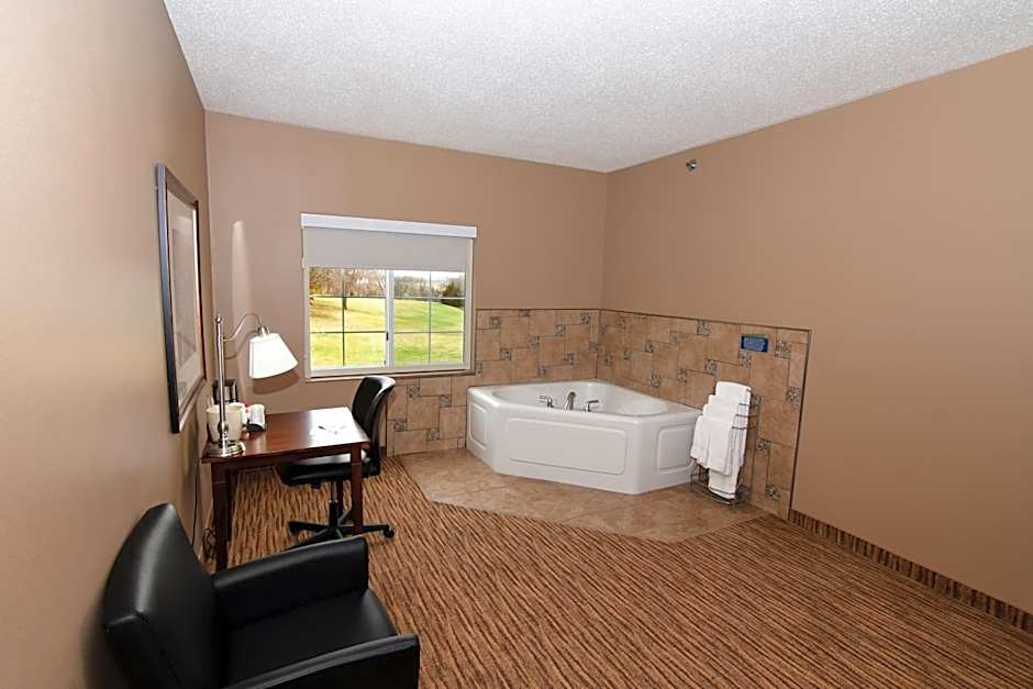 Cobblestone Inn & Suites - Denison | Majestic Hills