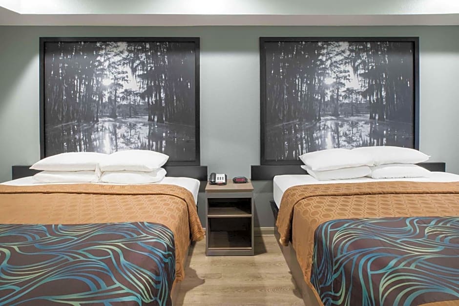 Super 8 by Wyndham Humble/Houston