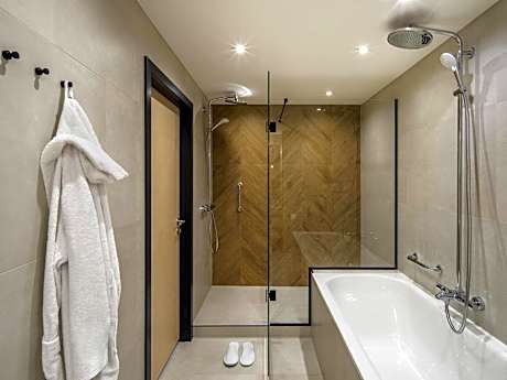 Junior Suite with One Double Bed and Sitting Area