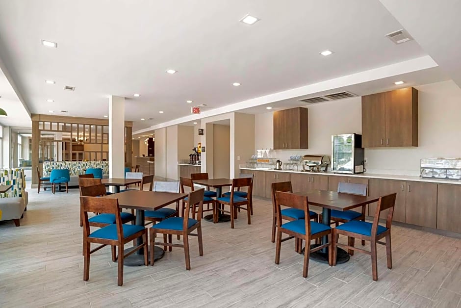 Comfort Inn & Suites