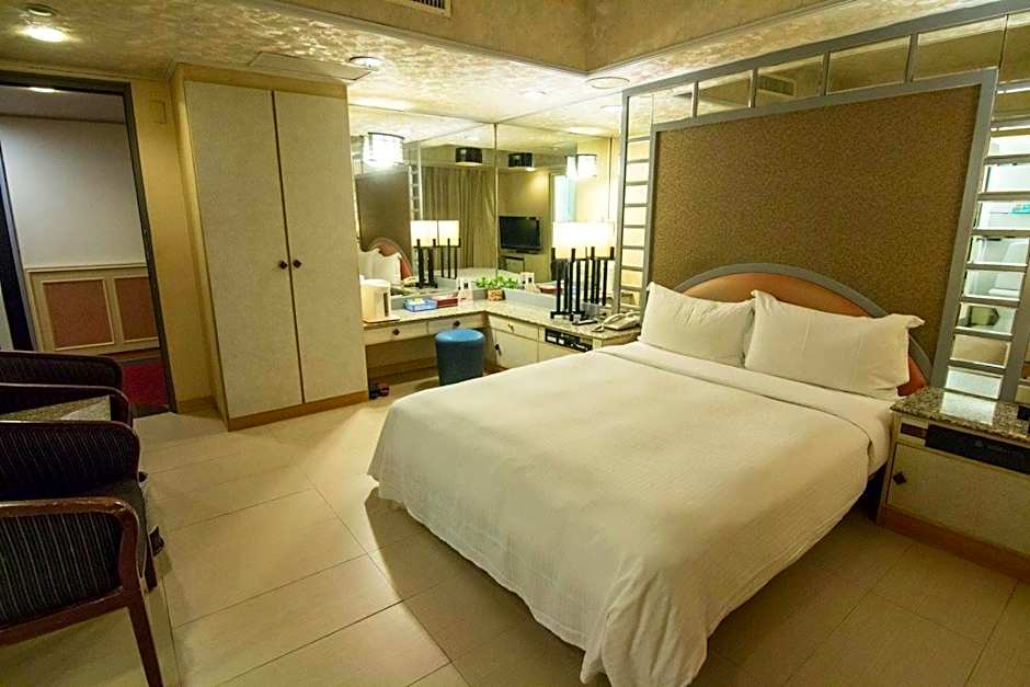 Katherine Plaza Hotel