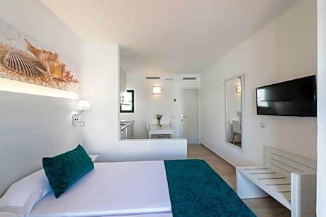 Superior Studio (2 Adults)