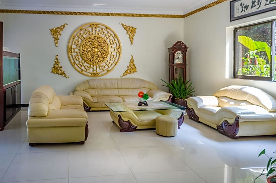 Nanjing Restaurant & Motel