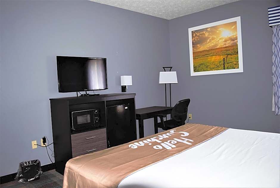 Days Inn by Wyndham Montgomery