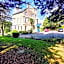 Wentworth House - Free Parking