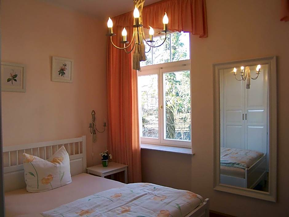 Hotel-Appartement-Villa Ulenburg