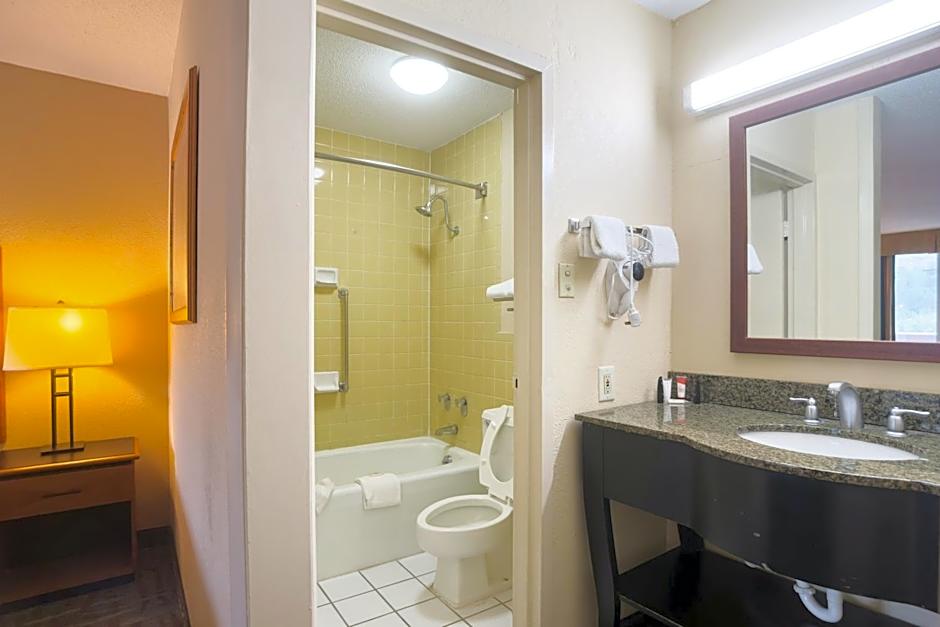 OYO Hotel Harriman near I-40