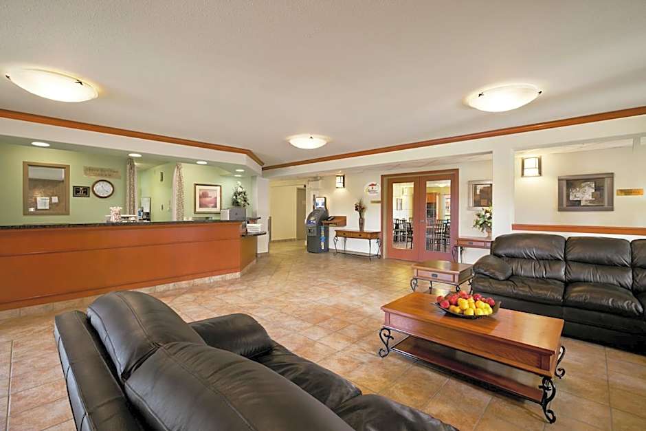 Super 8 by Wyndham Slave Lake AB