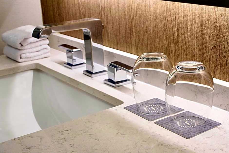 Sheraton Suites Chicago O'Hare