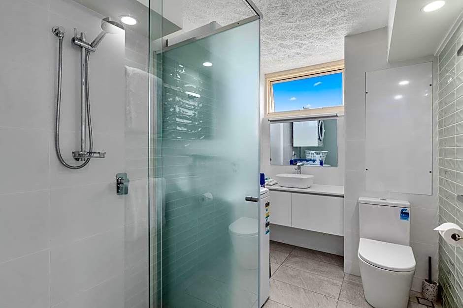 84 The Spit Holiday Apartments