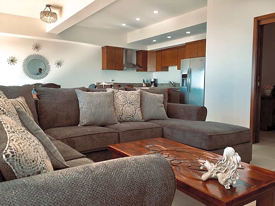 La Jolla Excellence, Exclusive Front Beach!