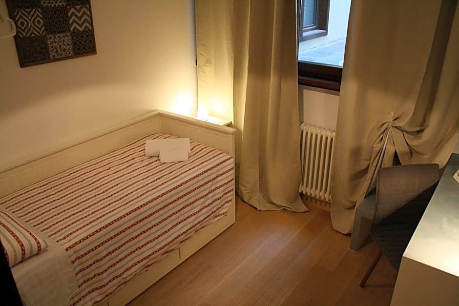 Casa Mia - NO Reception