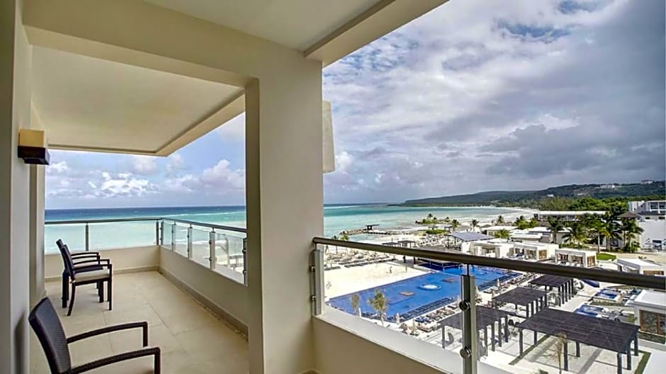 Royalton Blue Waters Autograph All-Inclusive Resor