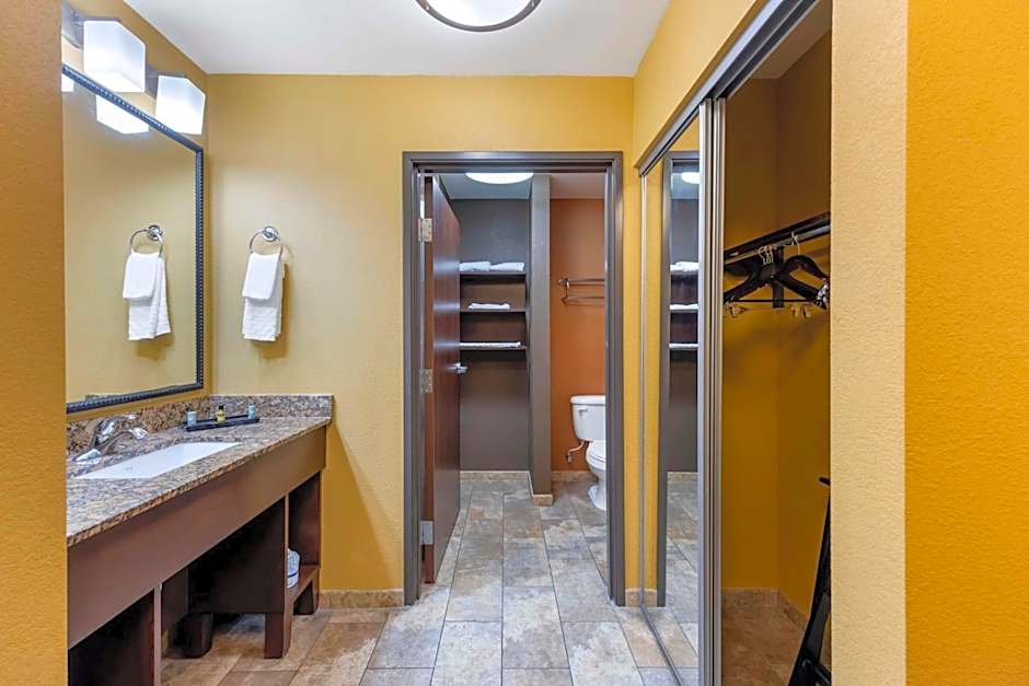 Best Western Plus Tupelo Inn & Suites