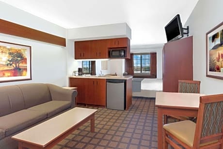 Microtel Inn & Suites by Wyndham Rapid City
