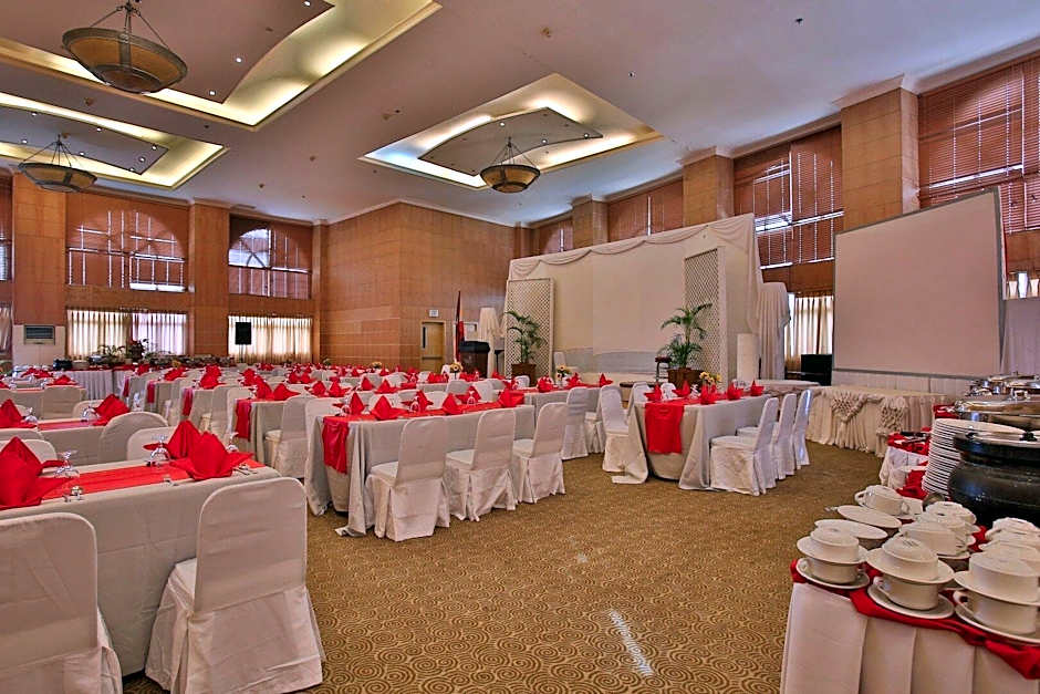 Crown Regency Suites Mactan