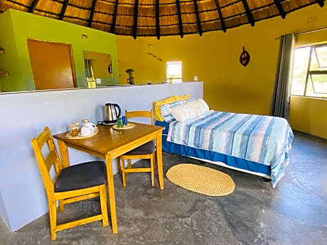 Deluxe Double or Twin Room with Pool Access