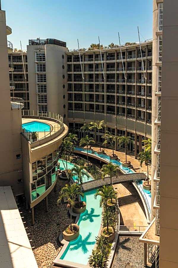 Stunning Sails on Point G501