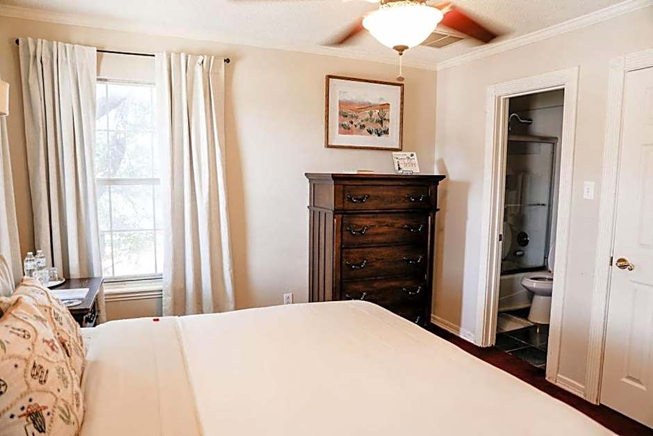 Woodrow House Bed & Breakfast
