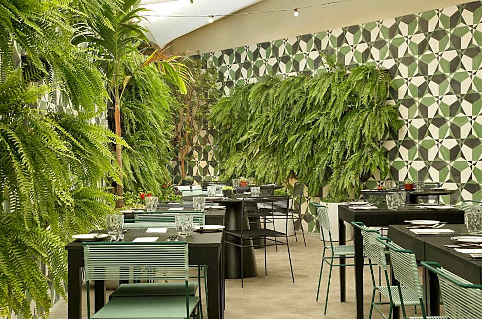 Yoo2 Rio de Janeiro, Tapestry Collection by Hilton