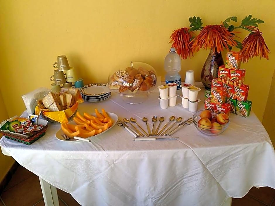 La Casa Gialla – Trabia, CA