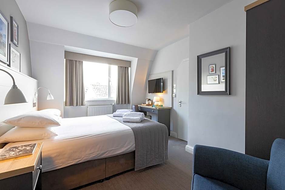 Ship and Castle Hotel