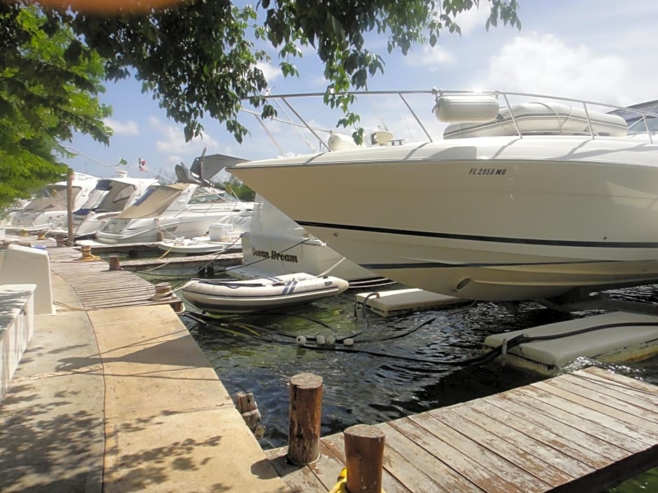Sotavento Hotel & Yacht Club