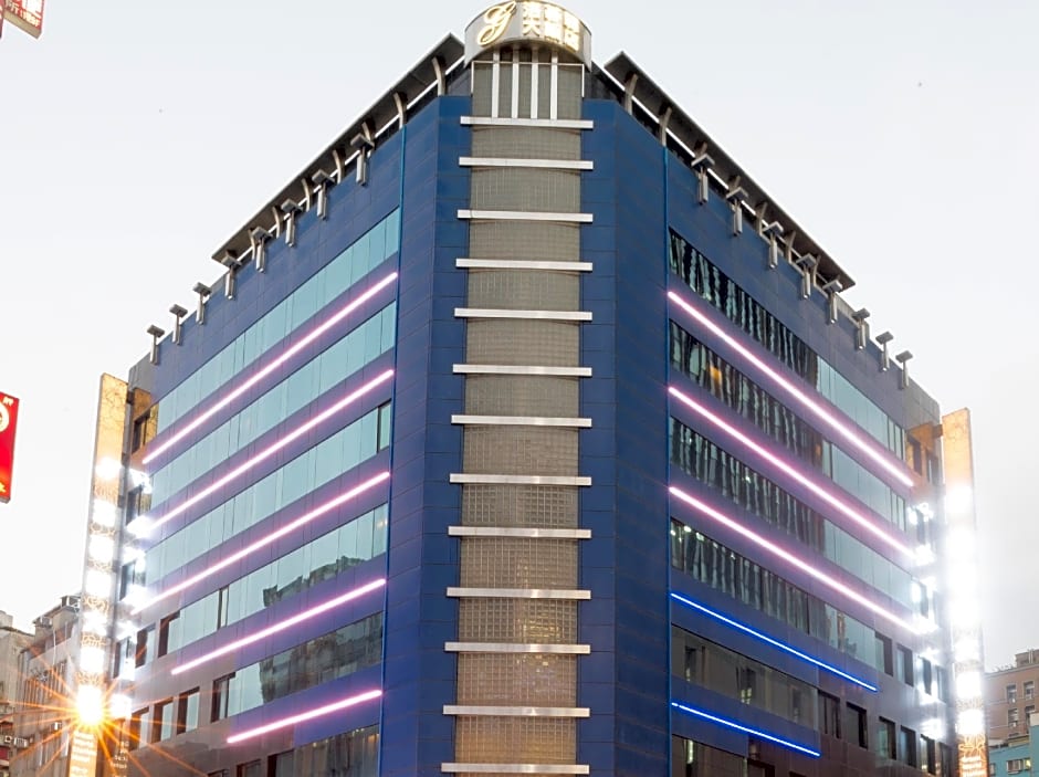 Green World Taipei Station