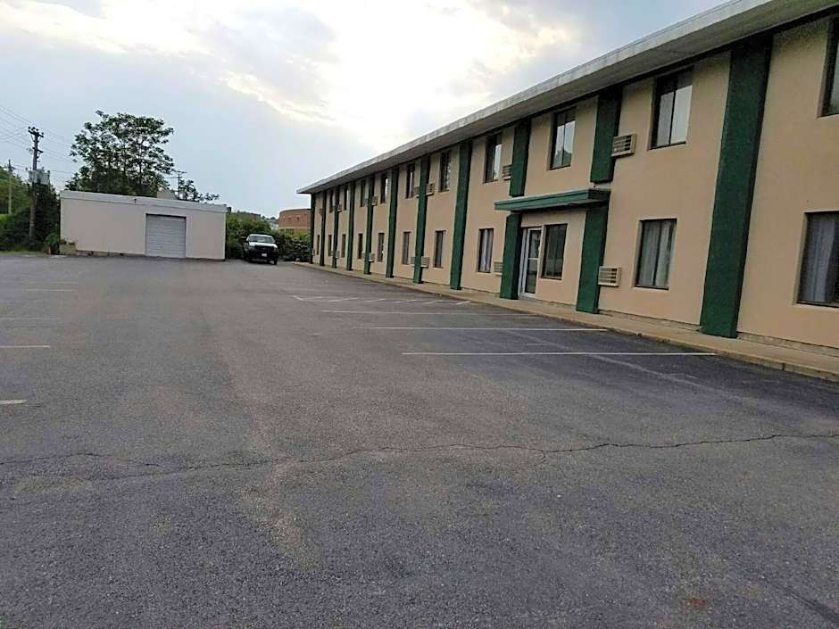 Woonsocket Motor Inn