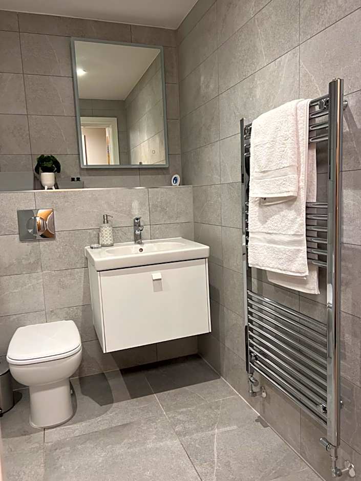 Modern Apartment - BHX NEC - Free Secure Gated Parking