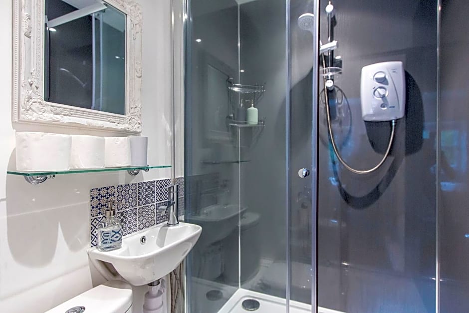 3 Berkeley Square Guesthouse