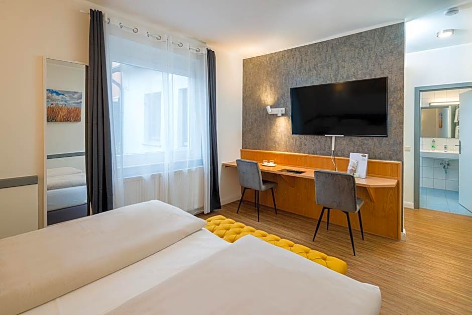 Schäfers Hotel, Self-Check-in, Cafe und Bäcker am Hotel